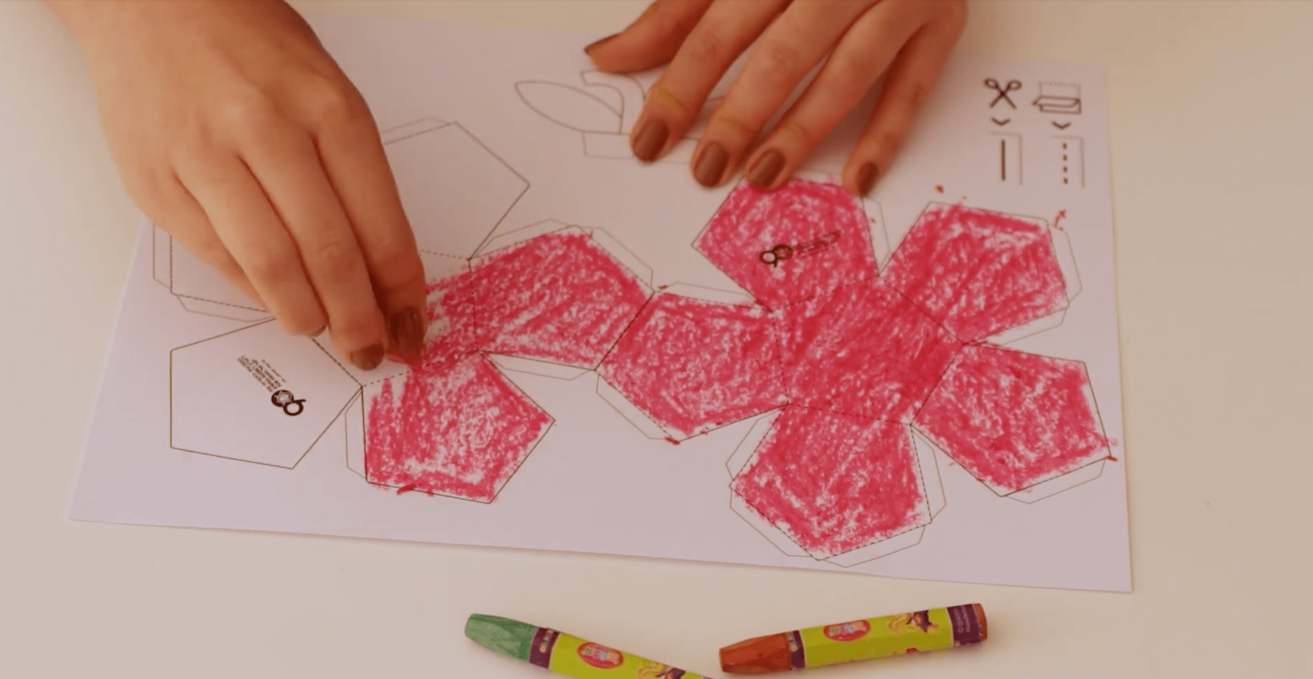 Sukkot decorations on the making