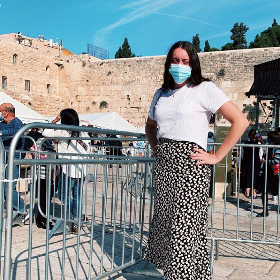 Jaclyn in front of the Kotel