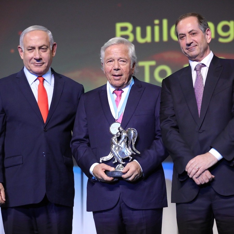 Robert Kraft receiving the Genesis prize in 2019