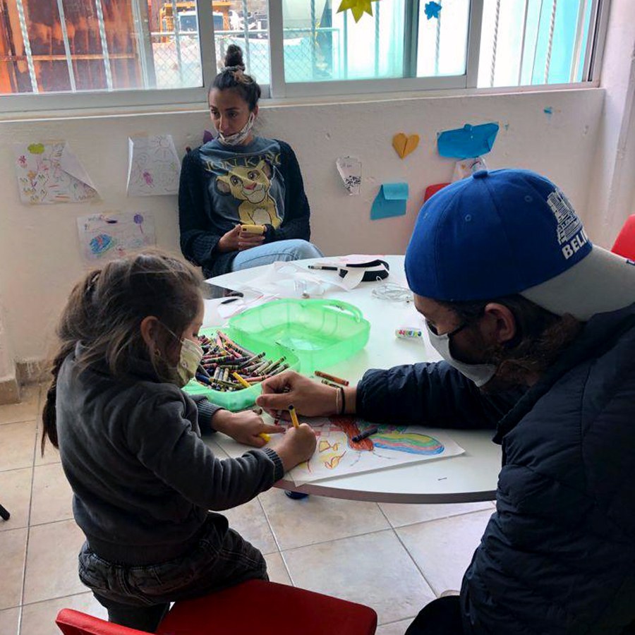 Assaf with kids at the Project TEN Center in Mexico