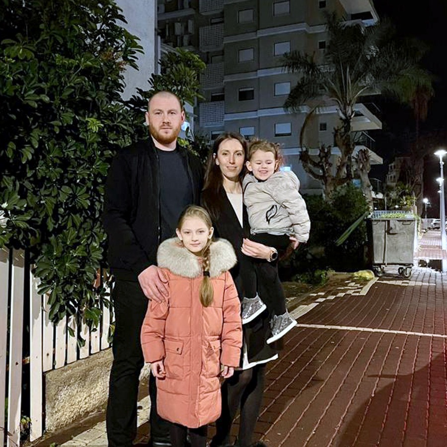 the Jasnogors, a ukrainian refugee family safe in Israel