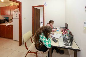 Ulpan Etzion Jerusalem, studying. photo: Guy Yechiely