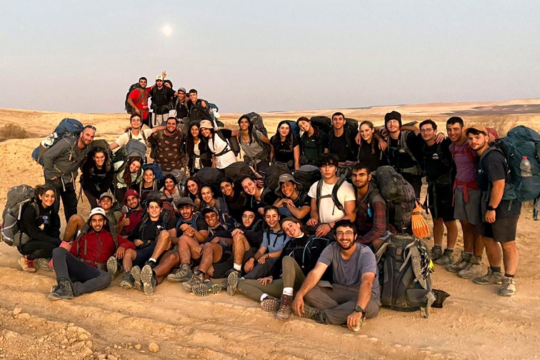 Mechinat Aderet-Ayanot participants on a hike