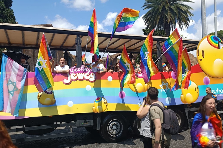 The Keshet Italia Pride float
