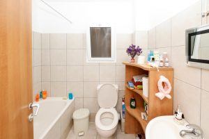 Bathroom in one of Ulpan Etzion Ramla's students apartments